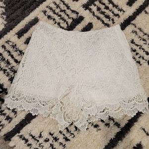 High Waisted White Lace Shorts Lined Size Small